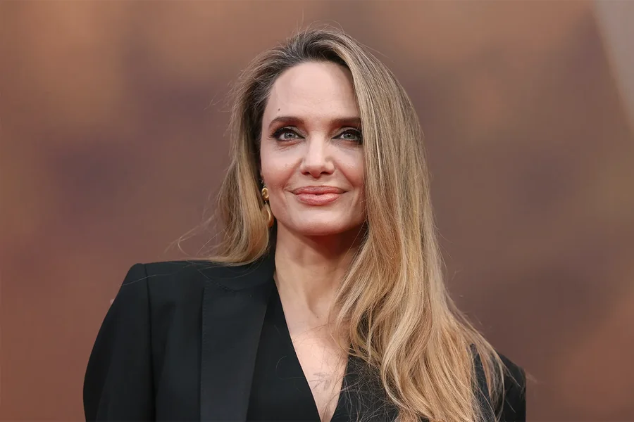 Angelina Jolie Height
