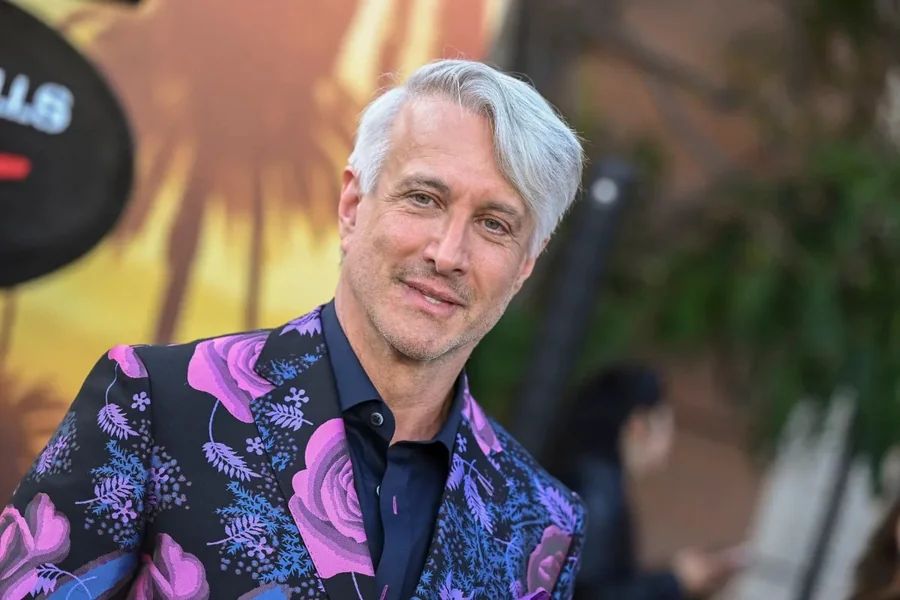 bronson pinchot net worth