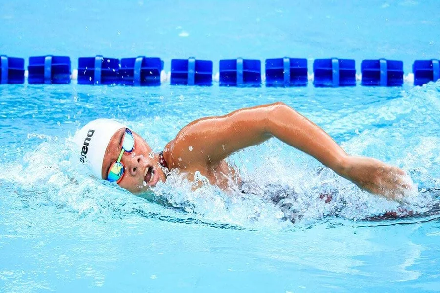 Courses for Men on Swimming Technique, Endurance, and Safe Training