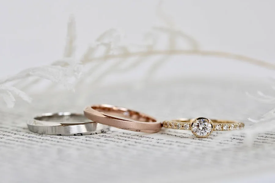 How Are Modern Couples Challenging Ring Traditions