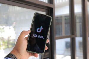Why TikTok Killed the 6-Month Buying Calendar: What Boutique Owners Need to Know About Agile Fashion Sourcing