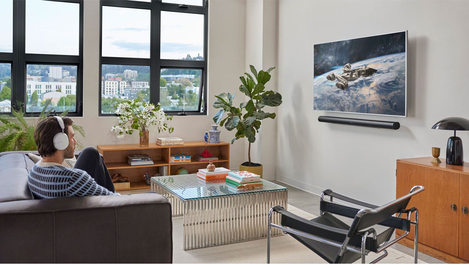 How Leather Dining Chairs Bring Comfort and Style to Modern Dining Spaces